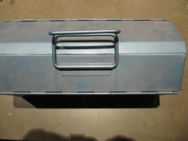 Brocante metal toolbox