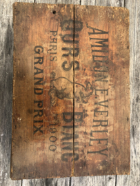 Antieke houten kist