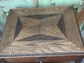 Vintage houten (naai) tafeltje