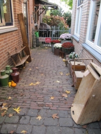 Decoratieve houten voeder- of deegbak uit Frankrijk.