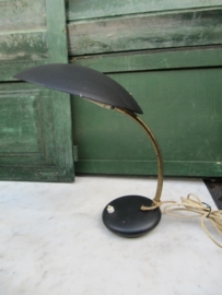 Leuke industriele burolamp met platte ronde kap.