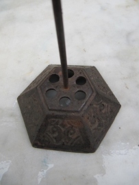 Antieke 6 hoekige metalen bonnenprikker