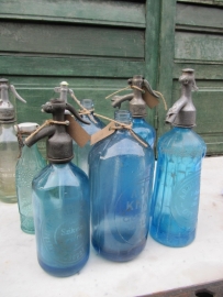 Lichtblauwe spuitfles van een 1/2 liter