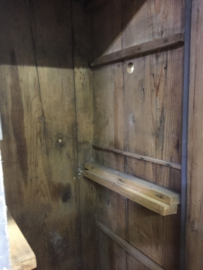Oude houten lockerkast