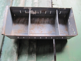 Nice little metal 3-compartment tray