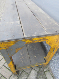 Oude industriële werkbank/tafel*