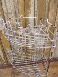 Metal wire rack