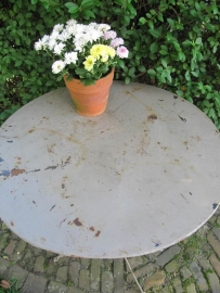 Antiek Frans metalen tafeltje