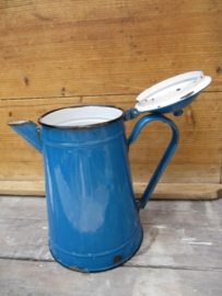 Brocante emaille blauwe koffiekan lichtblauw