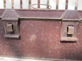 Brocante metal box