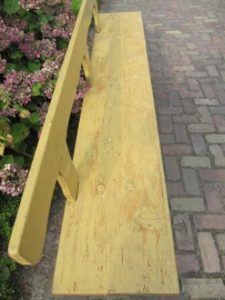 Oude Hongaarse gele houten bank