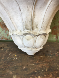 Brocant concrete wall flower box