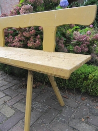 Oude Hongaarse gele houten bank