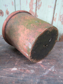 Antieke handgemaakte terracotta pot