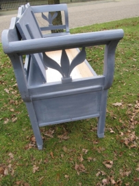 Hungarian boxed bench lavender colour. Good quality!