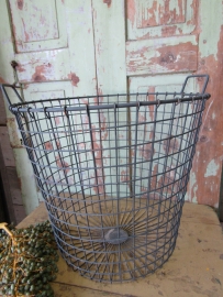 Brocante metalen mand