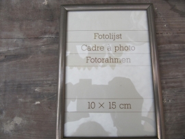 Leuk bewerkt oud zilverkleurig fotolijstje