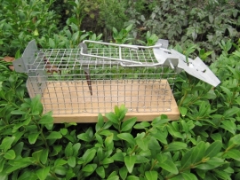 Cute old mousetrap in good condition