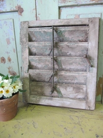Old small shutter brown/green