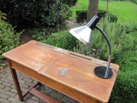 Hele mooie oude dubbele houten schoolbank