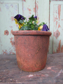 Antieke handgemaakte terracotta pot