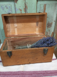 Vintage houten kist met deksel