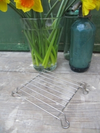 Brocant metal iron rest or trivet.