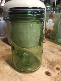 French inmaakpot of 'L Ideal in beautiful green 1 liter