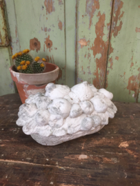 Brocante betonnen fruitschaal