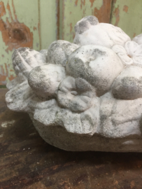Brocante betonnen fruitschaal