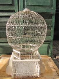 Former major Greek birdcage