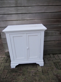 Wit Frans houten Brocante kastje