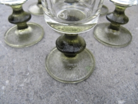 Cocktail / wijnglaasje op groene voet. Set van 6