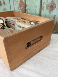Vintage kistje met houten puzzel