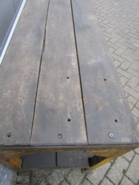 Oude industriële werkbank/tafel*