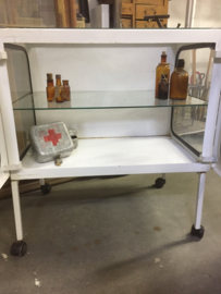 Oude metalen vitrine / apothekers kast