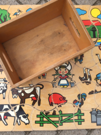 Vintage kistje met houten puzzel