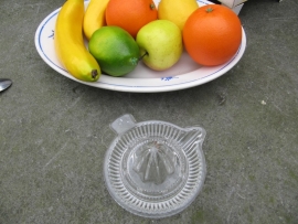 Brocante glass juicer