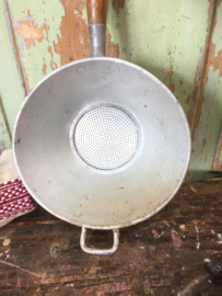 Brocante vergiet met steel