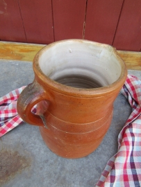 Oude Franse aardewerk schenkkan