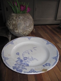 Large flat round serving bowl Maestrichts pottery series Nemone