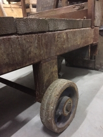 Very nice old industrial trolley for long goods and super Coffee Table