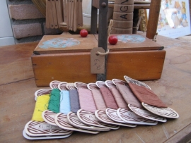 Old cards with yarn total of 88 pieces.