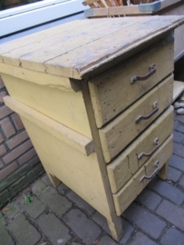 Oud lade kastje met 4 lades