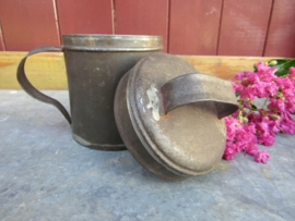 Oud Frans metalen bakje