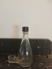 Antiek vogeldrinkflesje