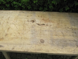 Oude brocante slagerstafel