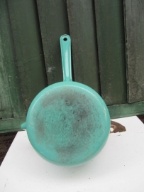 Franse groene brocante emaille steelpan.