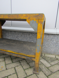 Oude industriële werkbank/tafel*