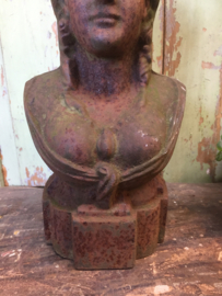 Brocant cast iron image of woman